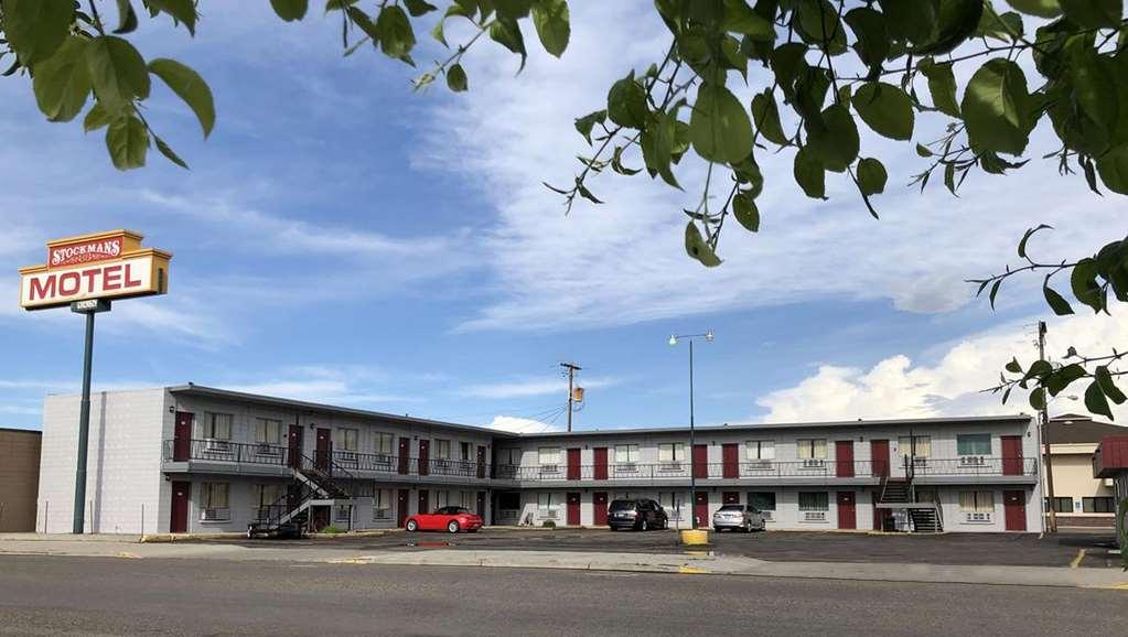 Budget Inn オンタリオ エクステリア 写真